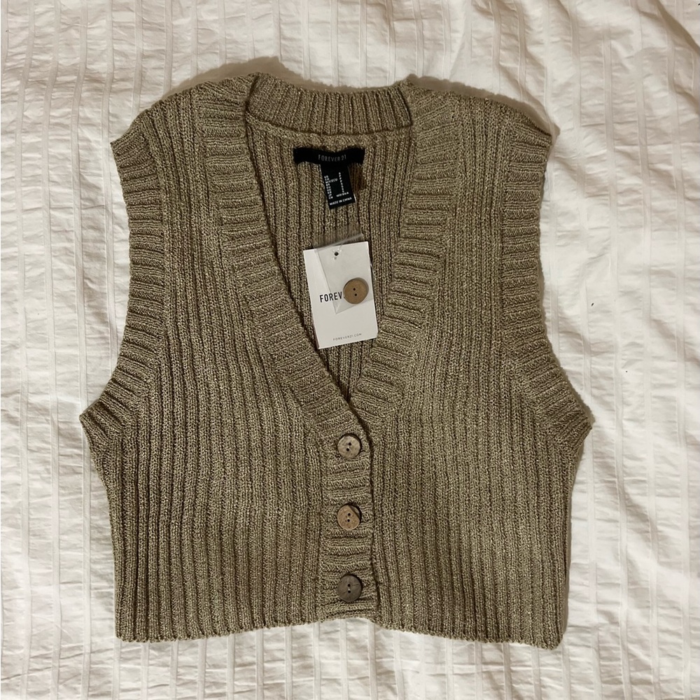 FOREVER 21
ribbed knit vest
